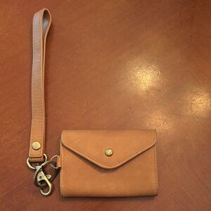 Andar Poppy wristlet